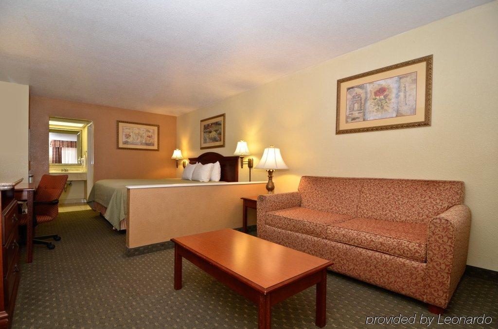 Econo Lodge Inn & Suites Игл-Пасс Экстерьер фото